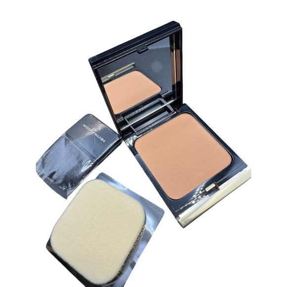 NWT Kevyn Aucoin Powder Foundation Shade Medium - Picture 1 of 11